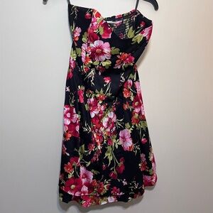 Kimchi Blue Strapless Dress. Size Large